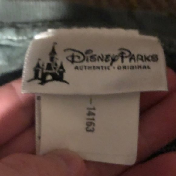 Disney Parks tie dye T-shirt Winnie The Poo - Picture 3 of 3